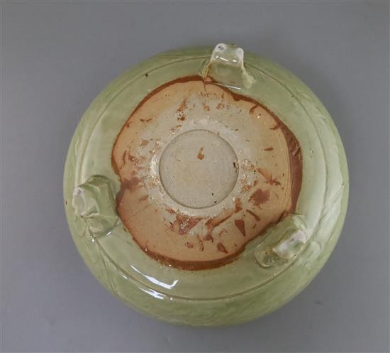 A Chinese Ming Longquan celadon tripod censer, 16th century, D. 27cm, hairline cracks